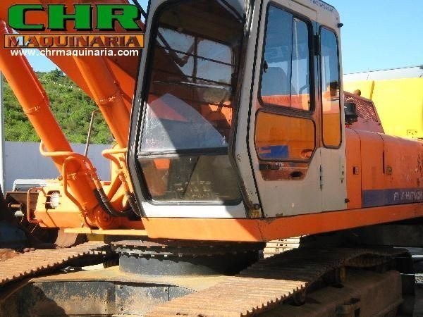 Fiat-Hitachi FH200 - FH220 - Vikšrinis ekskavatorius: foto 1 Fiat-Hitachi FH200 - FH220 - Vikšrinis ekskavatorius: foto 1