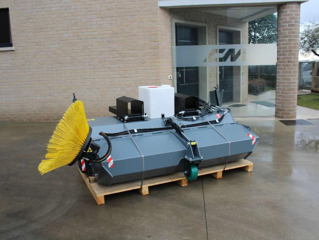 CM Crusher CSI 200 Sweeping Bucket - Rotacinė šluota - Mini krautuvas: foto 2 CM Crusher CSI 200 Sweeping Bucket - Rotacinė šluota - Mini krautuvas: foto 2