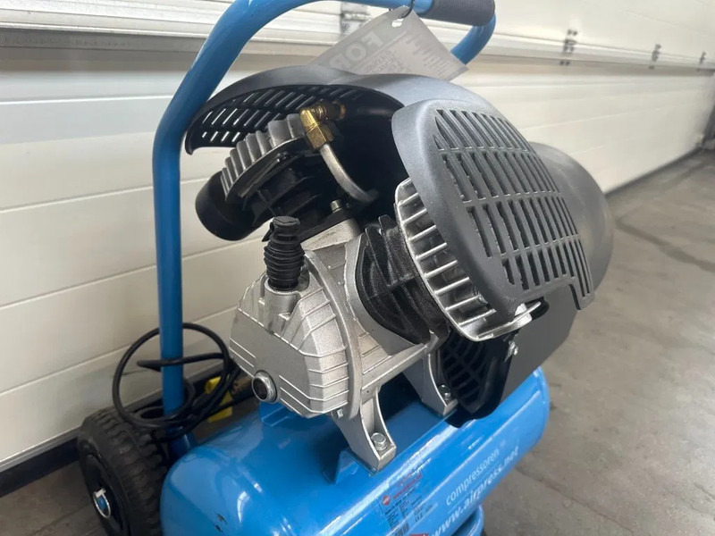 Airpress HL 425-24 Elektrische Zuigercompressor 3 PK 392 L / min 8 Bar Overstock New ! - Oro kompresorius: foto 5 Airpress HL 425-24 Elektrische Zuigercompressor 3 PK 392 L / min 8 Bar Overstock New ! - Oro kompresorius: foto 5