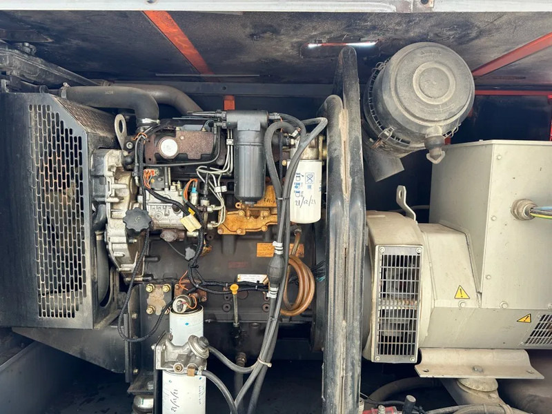 Atlas-Copco QAS 60 Perkins Stamford 60 kVA Silent Rental generatorset - Elektrinis generatorius: foto 4 Atlas-Copco QAS 60 Perkins Stamford 60 kVA Silent Rental generatorset - Elektrinis generatorius: foto 4