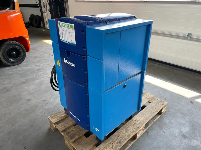 Compair L07 - 7,5A Schroefcompressor 750L/min als nieuw! - Oro kompresorius: foto 3 Compair L07 - 7,5A Schroefcompressor 750L/min als nieuw! - Oro kompresorius: foto 3