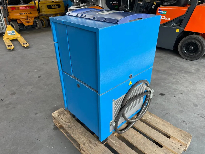 Compair L07 - 7,5A Schroefcompressor 750L/min als nieuw! - Oro kompresorius: foto 5 Compair L07 - 7,5A Schroefcompressor 750L/min als nieuw! - Oro kompresorius: foto 5