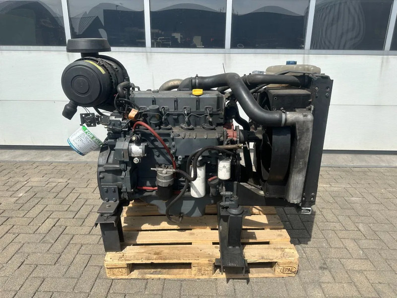 Deutz BF4M 1013 Diesel Engine 4 cylinder 102 kW / 137 HP - Variklis - Krovimo technika: foto 1 Deutz BF4M 1013 Diesel Engine 4 cylinder 102 kW / 137 HP - Variklis - Krovimo technika: foto 1