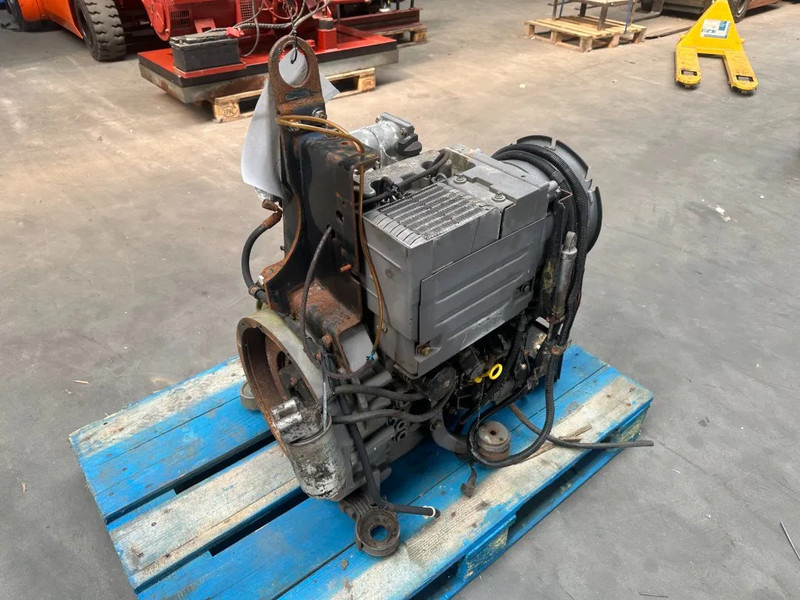 Deutz F2L 1011 Diesel Motor 20.5 kW 28 PK 2 cylinder diesel Engine - Variklis - Krovimo technika: foto 3 Deutz F2L 1011 Diesel Motor 20.5 kW 28 PK 2 cylinder diesel Engine - Variklis - Krovimo technika: foto 3