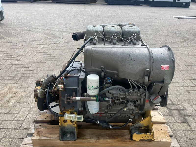 Deutz F3L 912 Motor 3 cilinder 38 kW 52 PK Diesel Motor - Variklis - Krovimo technika: foto 1 Deutz F3L 912 Motor 3 cilinder 38 kW 52 PK Diesel Motor - Variklis - Krovimo technika: foto 1