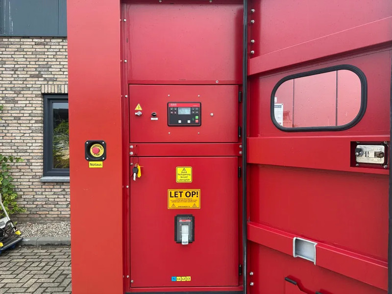Doosan Mecc Alte Spa 680 kVA Silent generatorset as New ! 2021 - Elektrinis generatorius: foto 2 Doosan Mecc Alte Spa 680 kVA Silent generatorset as New ! 2021 - Elektrinis generatorius: foto 2