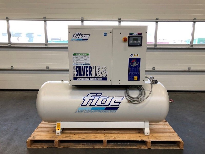 Fiac New Silver 15 / 500 Silent 11 kW 1430 L / min Elektrische Schroefcompressor met ketel - Oro kompresorius: foto 2 Fiac New Silver 15 / 500 Silent 11 kW 1430 L / min Elektrische Schroefcompressor met ketel - Oro kompresorius: foto 2