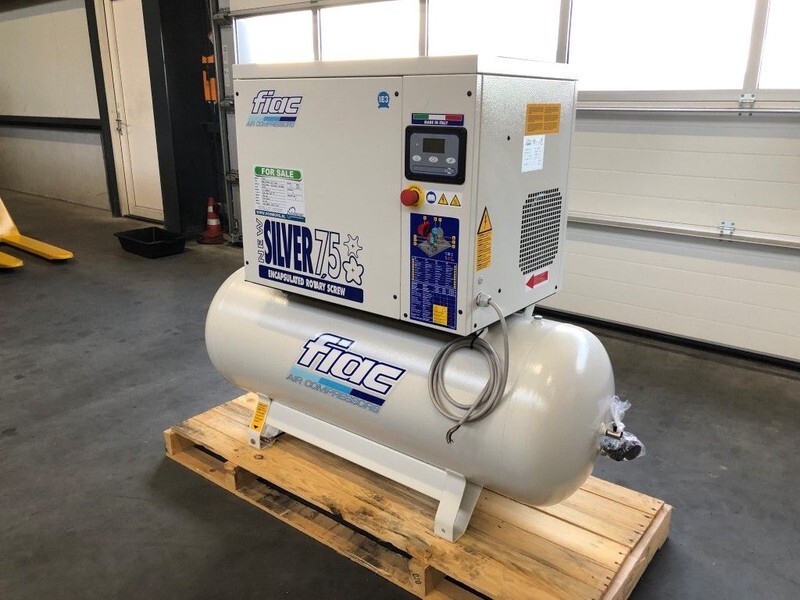 Fiac New Silver 7.5 / 300 Silent 5.5 kW 720 L / min 10 Bar Elektrische schroefcompressor met ketel - Oro kompresorius: foto 4 Fiac New Silver 7.5 / 300 Silent 5.5 kW 720 L / min 10 Bar Elektrische schroefcompressor met ketel - Oro kompresorius: foto 4