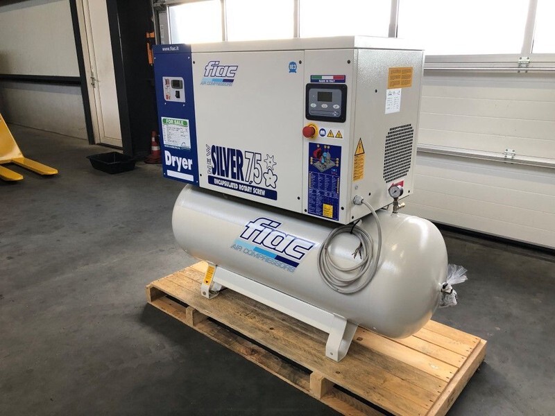 Fiac New Silver D 7.5 / 300 Silent 5.5 kW 720 L / min 10 bar Elektrische Schroefcompressor met ketel en droger - Oro kompresorius: foto 5 Fiac New Silver D 7.5 / 300 Silent 5.5 kW 720 L / min 10 bar Elektrische Schroefcompressor met ketel en droger - Oro kompresorius: foto 5