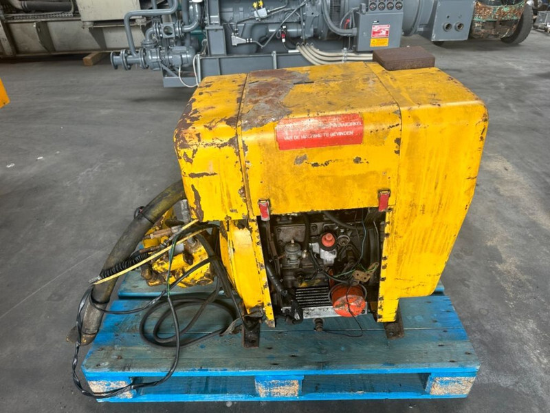 Hatz 2L30C Silent Diesel Motor 19 kW 26 PK met hydrauliekpomp - Variklis - Krovimo technika: foto 5 Hatz 2L30C Silent Diesel Motor 19 kW 26 PK met hydrauliekpomp - Variklis - Krovimo technika: foto 5