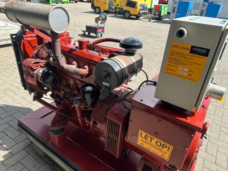 Iveco 8041 I 06.55 Leroy Somer 45 KVA noodstroom generatorset as New ! 104 hours - Elektrinis generatorius: foto 4 Iveco 8041 I 06.55 Leroy Somer 45 KVA noodstroom generatorset as New ! 104 hours - Elektrinis generatorius: foto 4