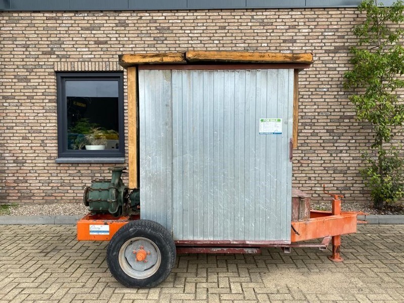 Iveco 8061 I 25.00 Waterpomp Caprari 144 m3 / h 12 Bar Mobiele Beregenings pompset - Vandens siurblys: foto 1 Iveco 8061 I 25.00 Waterpomp Caprari 144 m3 / h 12 Bar Mobiele Beregenings pompset - Vandens siurblys: foto 1