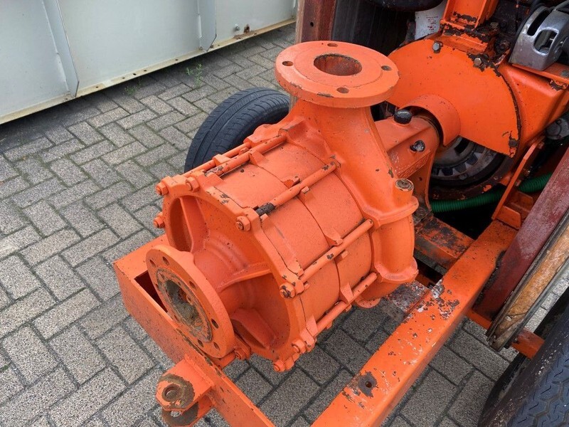 Iveco 8061 I 25.00 Waterpomp Caprari 144 m3 / h 12 Bar Mobiele Beregenings pompset - Vandens siurblys: foto 3 Iveco 8061 I 25.00 Waterpomp Caprari 144 m3 / h 12 Bar Mobiele Beregenings pompset - Vandens siurblys: foto 3