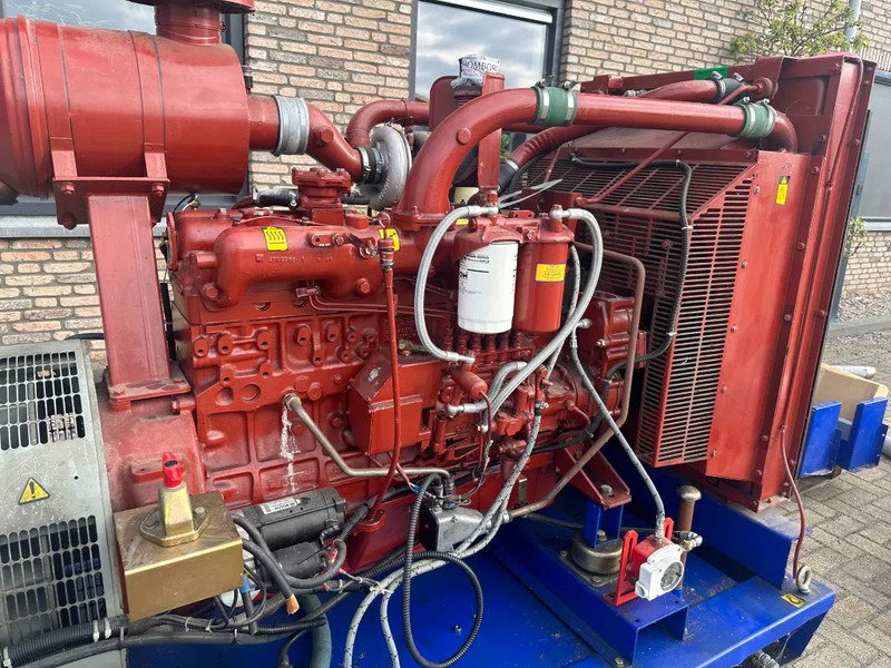 Iveco 8361 SRI 26.07 A550 Leroy Somer 292 kVA generatorset ex Emergency - Elektrinis generatorius: foto 4 Iveco 8361 SRI 26.07 A550 Leroy Somer 292 kVA generatorset ex Emergency - Elektrinis generatorius: foto 4