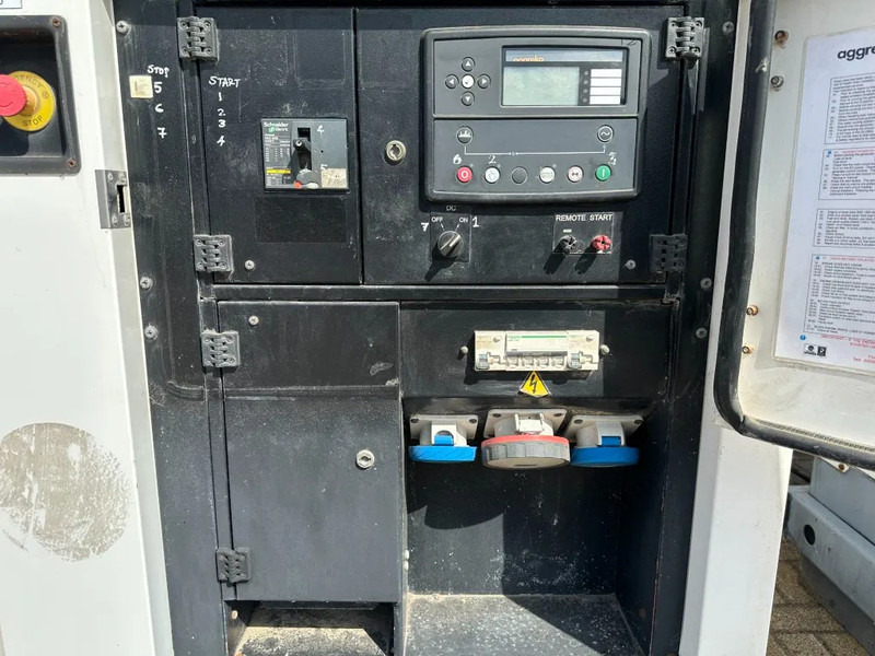 Iveco FPT F32 AM1A Leroy Somer 32 kVA Silent generatorset 129 hours ! - Elektrinis generatorius: foto 3 Iveco FPT F32 AM1A Leroy Somer 32 kVA Silent generatorset 129 hours ! - Elektrinis generatorius: foto 3