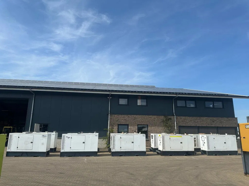 Iveco FPT NEF45 SM1A.A004 Stamford 60 kVA Silent Rental generatorset - Elektrinis generatorius: foto 2 Iveco FPT NEF45 SM1A.A004 Stamford 60 kVA Silent Rental generatorset - Elektrinis generatorius: foto 2