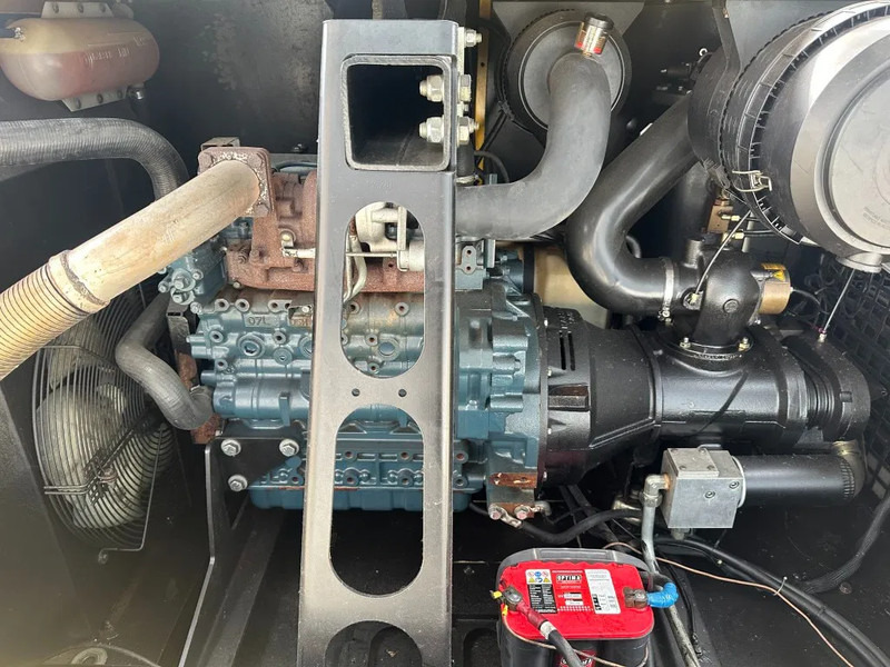 Kaeser M80 Kubota 8.1 m3 / min 7 Bar 55 kW Mobiele Silent Diesel Compressor - Oro kompresorius: foto 3 Kaeser M80 Kubota 8.1 m3 / min 7 Bar 55 kW Mobiele Silent Diesel Compressor - Oro kompresorius: foto 3