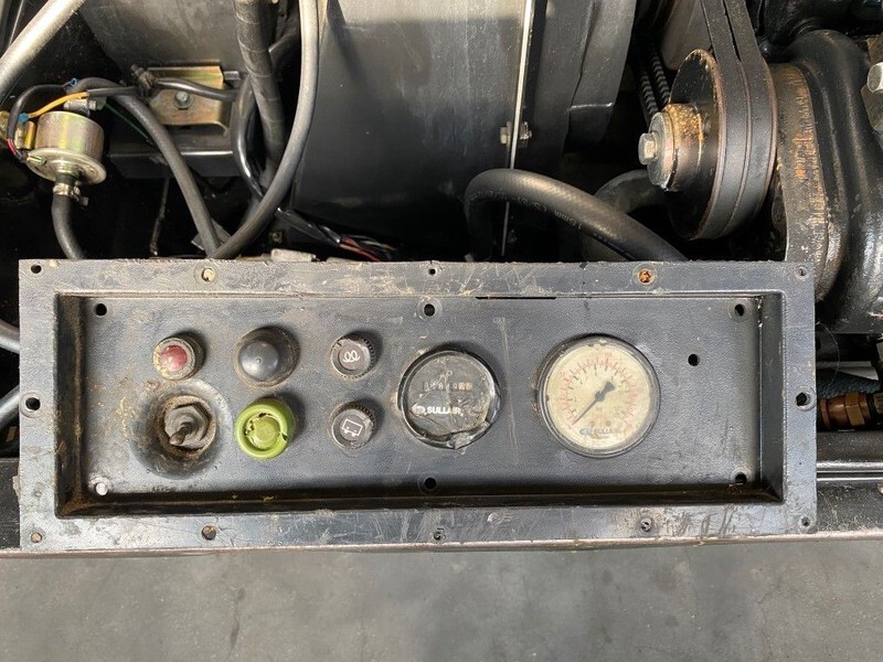 Kubota D1105 Sullair 15.5 kW 7 bar diesel schroefcompressor met nakoeler - Oro kompresorius: foto 5 Kubota D1105 Sullair 15.5 kW 7 bar diesel schroefcompressor met nakoeler - Oro kompresorius: foto 5