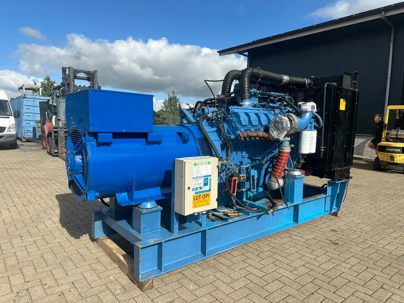 MTU 12V 2000 Marelli 750 kVA generatorset - Elektrinis generatorius: foto 4 MTU 12V 2000 Marelli 750 kVA generatorset - Elektrinis generatorius: foto 4