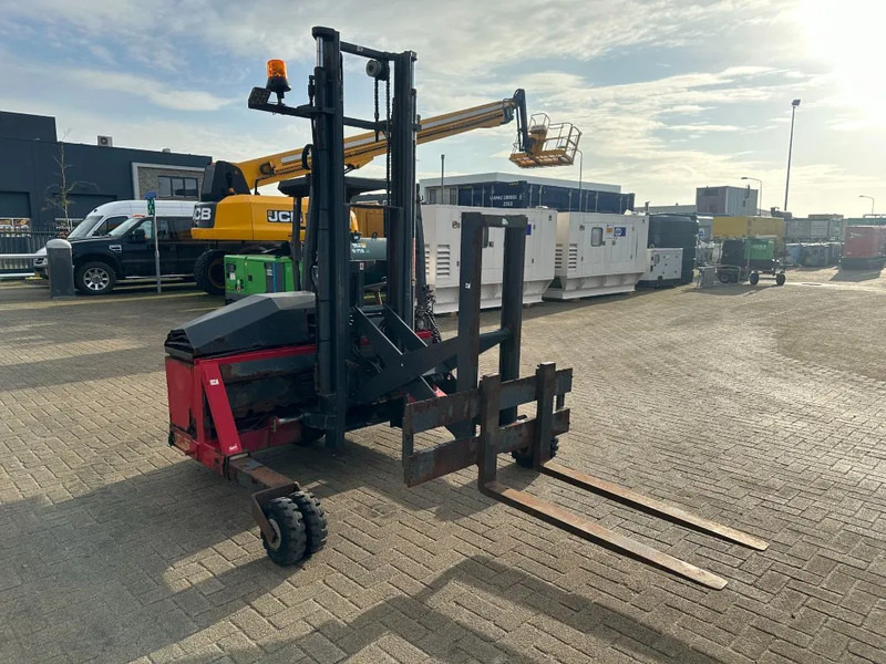 Moffett M4 20.1 Kubota Diesel Kooiaap 2 ton Duplex Sideshift Meeneemheftruck - Montuojamas prie sunkvežimio krautuvas: foto 1 Moffett M4 20.1 Kubota Diesel Kooiaap 2 ton Duplex Sideshift Meeneemheftruck - Montuojamas prie sunkvežimio krautuvas: foto 1