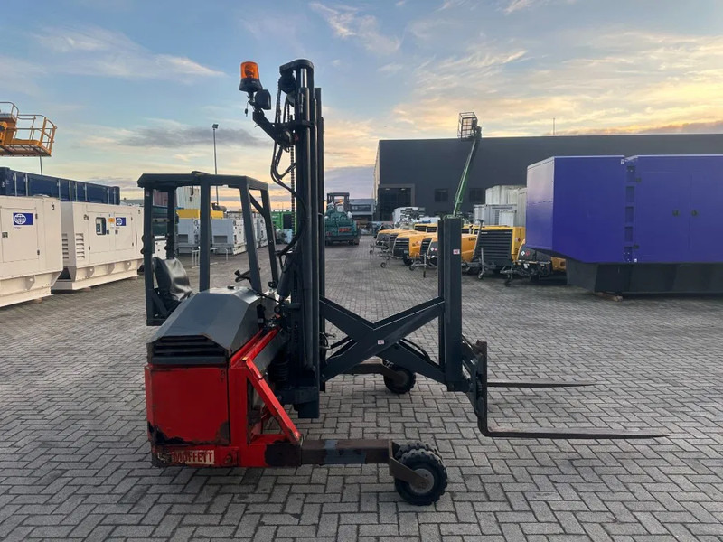 Moffett M4 20.1 Kubota Diesel Kooiaap 2 ton Sideshift Positioner Meeneemheftruck - Montuojamas prie sunkvežimio krautuvas: foto 2 Moffett M4 20.1 Kubota Diesel Kooiaap 2 ton Sideshift Positioner Meeneemheftruck - Montuojamas prie sunkvežimio krautuvas: foto 2