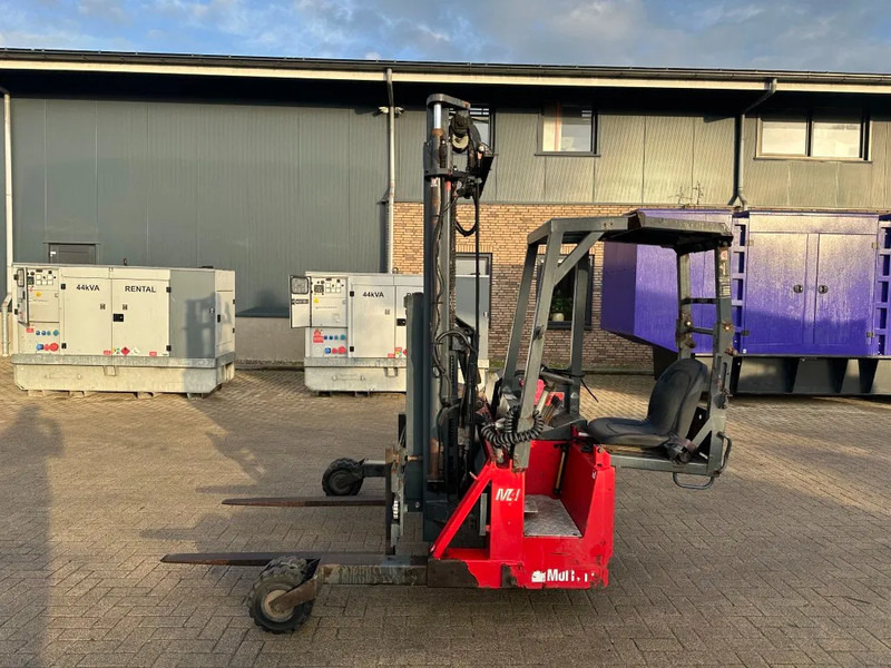 Moffett M4 20.1 Kubota Diesel Kooiaap 2 ton Sideshift Positioner Meeneemheftruck - Montuojamas prie sunkvežimio krautuvas: foto 1 Moffett M4 20.1 Kubota Diesel Kooiaap 2 ton Sideshift Positioner Meeneemheftruck - Montuojamas prie sunkvežimio krautuvas: foto 1