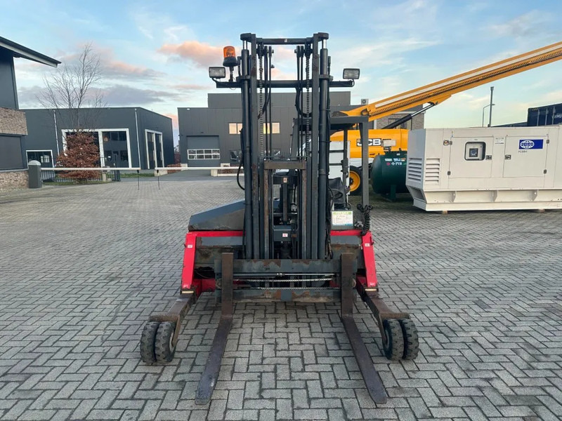 Moffett M4 20.1 Kubota Diesel Kooiaap 2 ton Sideshift Positioner Meeneemheftruck - Montuojamas prie sunkvežimio krautuvas: foto 5 Moffett M4 20.1 Kubota Diesel Kooiaap 2 ton Sideshift Positioner Meeneemheftruck - Montuojamas prie sunkvežimio krautuvas: foto 5