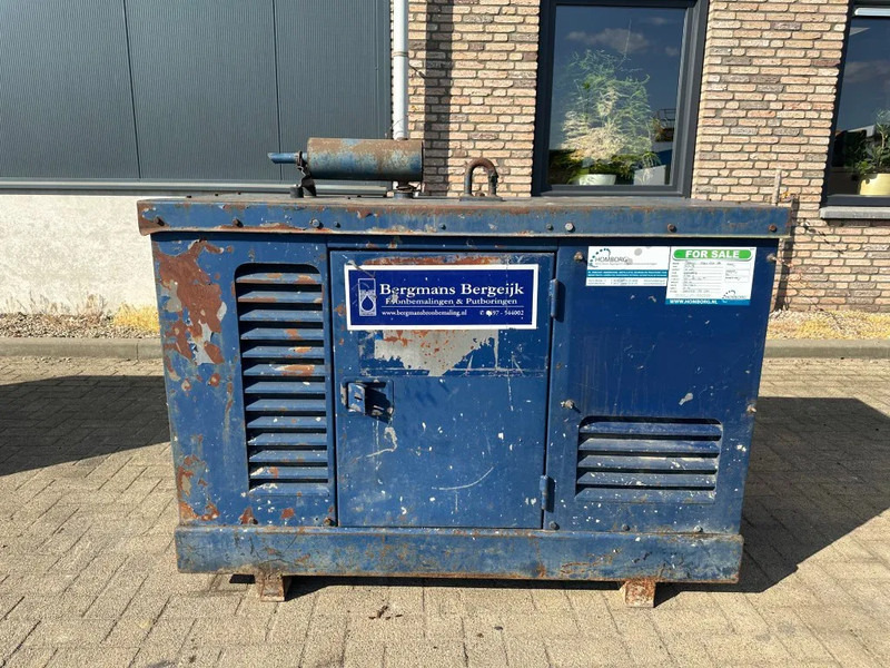 Perkins 130.13 Mecc Alte Spa 10 kVA Silent generatorset - Elektrinis generatorius: foto 1 Perkins 130.13 Mecc Alte Spa 10 kVA Silent generatorset - Elektrinis generatorius: foto 1