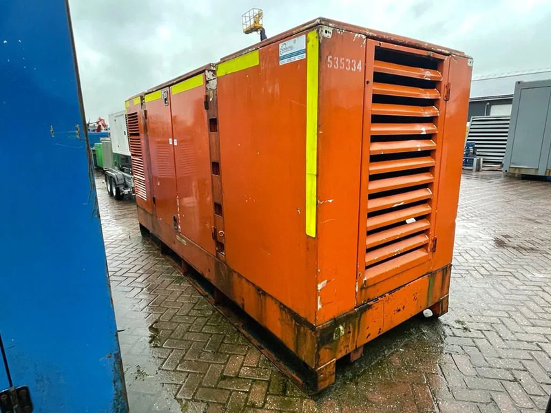 Perkins 1300 Serie Mecc Alte Spa 225 kVA Silent generatorset - Elektrinis generatorius: foto 3 Perkins 1300 Serie Mecc Alte Spa 225 kVA Silent generatorset - Elektrinis generatorius: foto 3