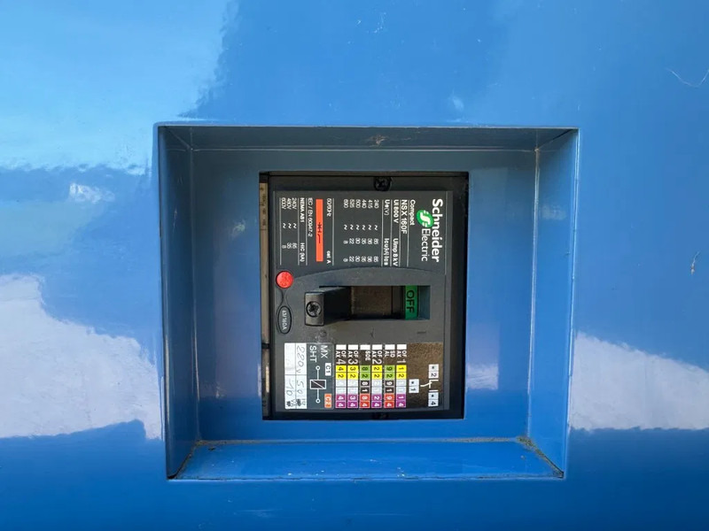 Elektrinis generatorius SDMO J110K John Deere 110 kVa silent noodstroom generatorset as New ! 40 hours !: foto 13