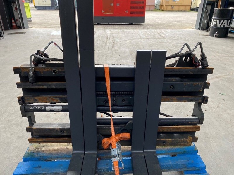 Still FEM2 Vorkenbord Positioner Vorkenversteller Sideshift - Šakės: foto 5 Still FEM2 Vorkenbord Positioner Vorkenversteller Sideshift - Šakės: foto 5