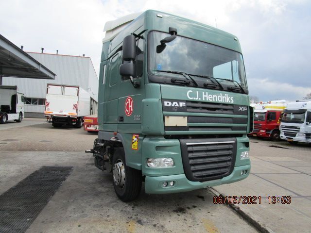 DAF XF 105 SPACE CABINE XF 105 EURO 5 - Kabina ir interjeras: foto 2 DAF XF 105 SPACE CABINE XF 105 EURO 5 - Kabina ir interjeras: foto 2