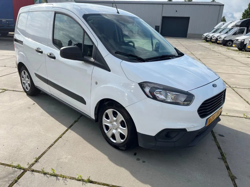 Ford Transit Courier 1.5 EURO 6 - Mažas furgonas: foto 3 Ford Transit Courier 1.5 EURO 6 - Mažas furgonas: foto 3