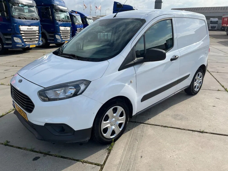 Ford Transit Courier 1.5 EURO 6 - Mažas furgonas: foto 1 Ford Transit Courier 1.5 EURO 6 - Mažas furgonas: foto 1