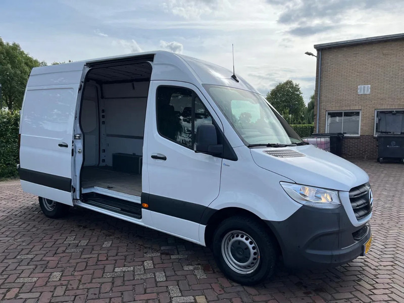 Krovininis mikroautobusas, Komercinis automobilis su dviguba kabina Mercedes-Benz Sprinter 317 1.9 CDI L2H1: foto 7 Krovininis mikroautobusas, Komercinis automobilis su dviguba kabina Mercedes-Benz Sprinter 317 1.9 CDI L2H1: foto 7