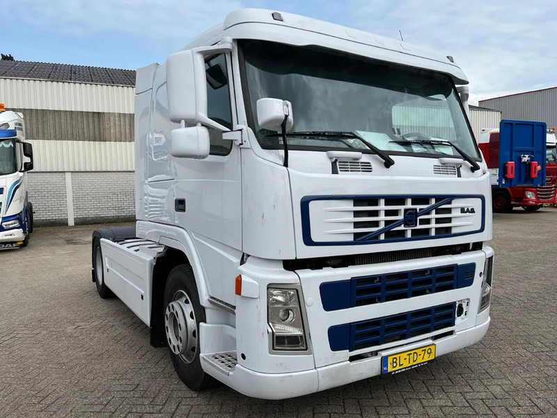 Volvo FM 9 MOTOR DEFECT (motor start wel maar kan niet rijden) - Vilkikas: foto 4 Volvo FM 9 MOTOR DEFECT (motor start wel maar kan niet rijden) - Vilkikas: foto 4