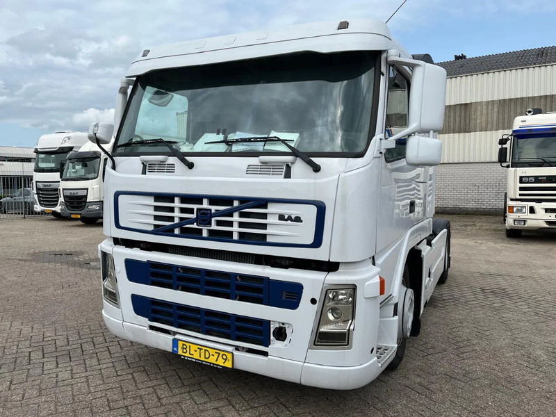 Volvo FM 9 MOTOR DEFECT (motor start wel maar kan niet rijden) - Vilkikas: foto 2 Volvo FM 9 MOTOR DEFECT (motor start wel maar kan niet rijden) - Vilkikas: foto 2