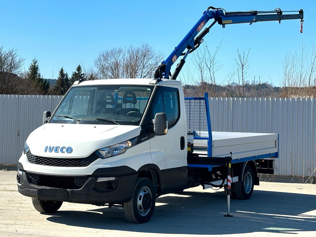 Iveco DAILY 35-150 * Pritsche 3,50 m + PM SERIE 3.5 - Bortinis automobilis: foto 2 Iveco DAILY 35-150 * Pritsche 3,50 m + PM SERIE 3.5 - Bortinis automobilis: foto 2