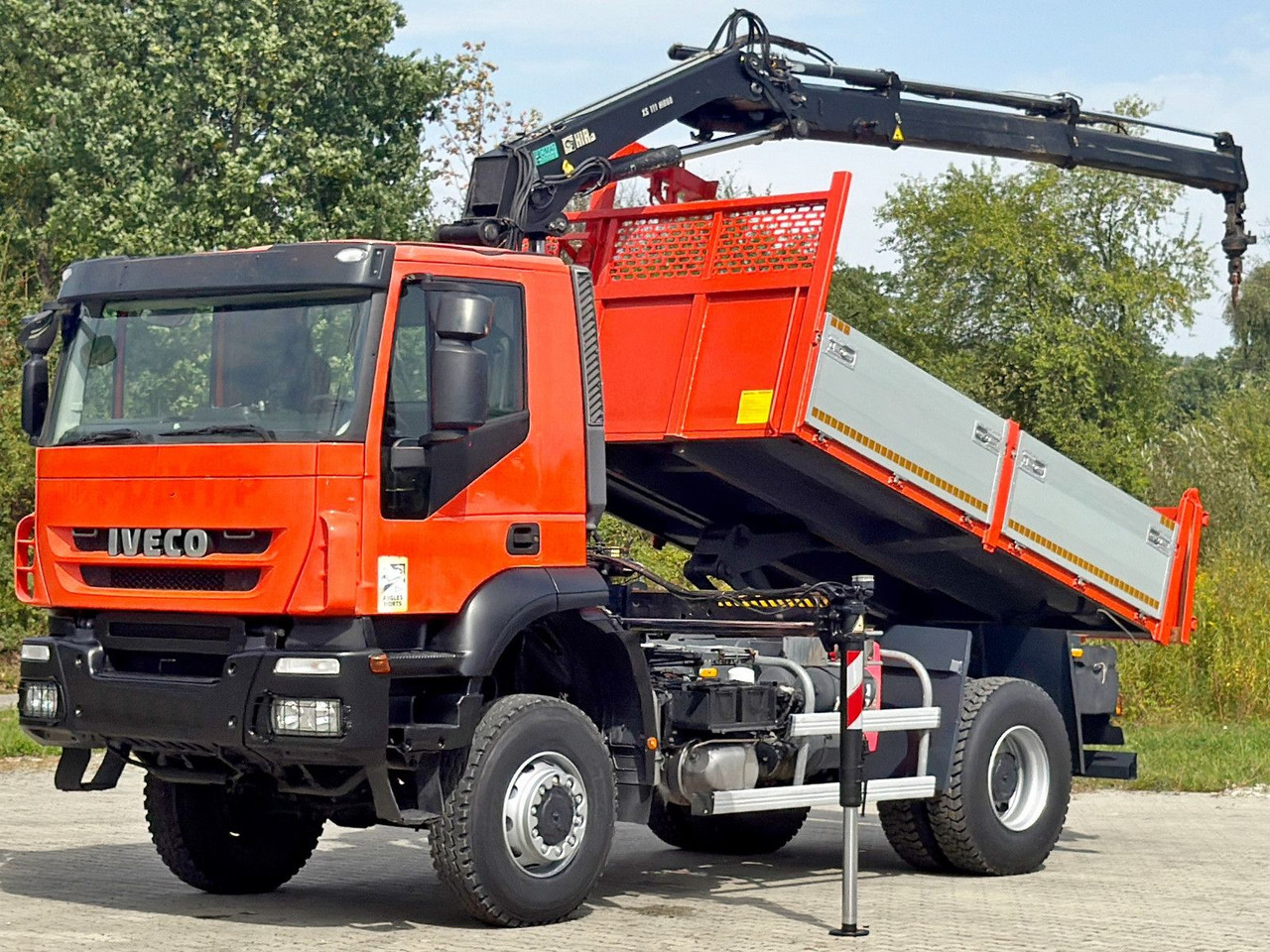 Iveco TRAKKER 190T36 * HIAB 111 ES-2 HIDUO * 4x4 * TOP - Sunkvežimis su kranu: foto 2 Iveco TRAKKER 190T36 * HIAB 111 ES-2 HIDUO * 4x4 * TOP - Sunkvežimis su kranu: foto 2
