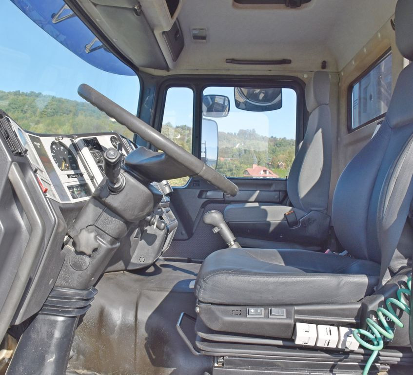 Interior photo 1: Savivartis sunkvežimis, Sunkvežimis su kranu MAN 41.460 * KRAN * 8x8 ! TOPZUSTAND MAN 41.460 * KRAN * 8x8 ! TOPZUSTAND