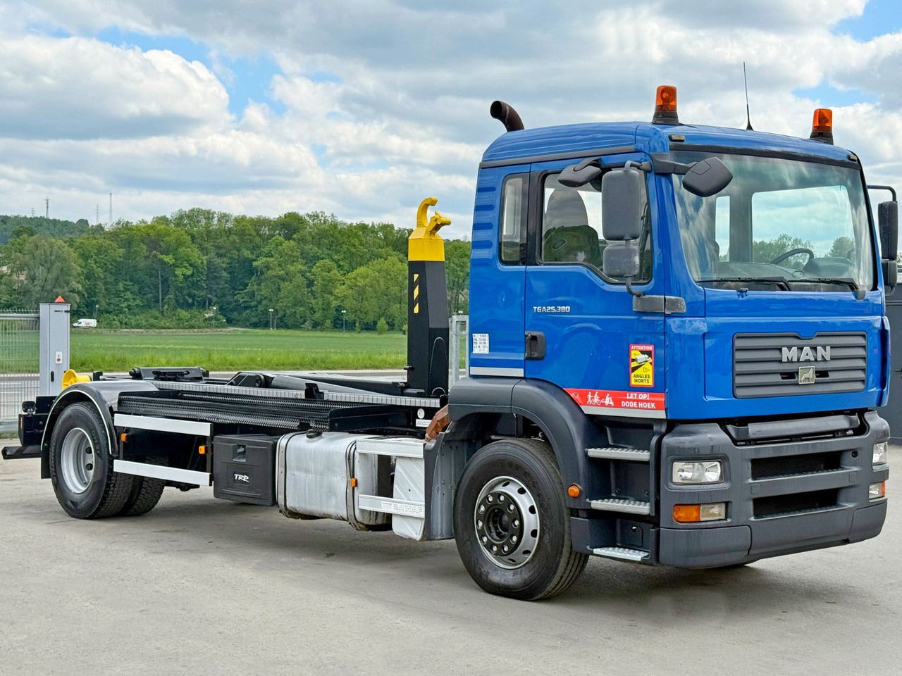 MAN TGA 18.310 Abrollkipper * Top Zustand! MAN TGA 18.310 Abrollkipper * Top Zustand! - Hook-lift sunkvežimis: foto 3 MAN TGA 18.310 Abrollkipper * Top Zustand! MAN TGA 18.310 Abrollkipper * Top Zustand! - Hook-lift sunkvežimis: foto 3