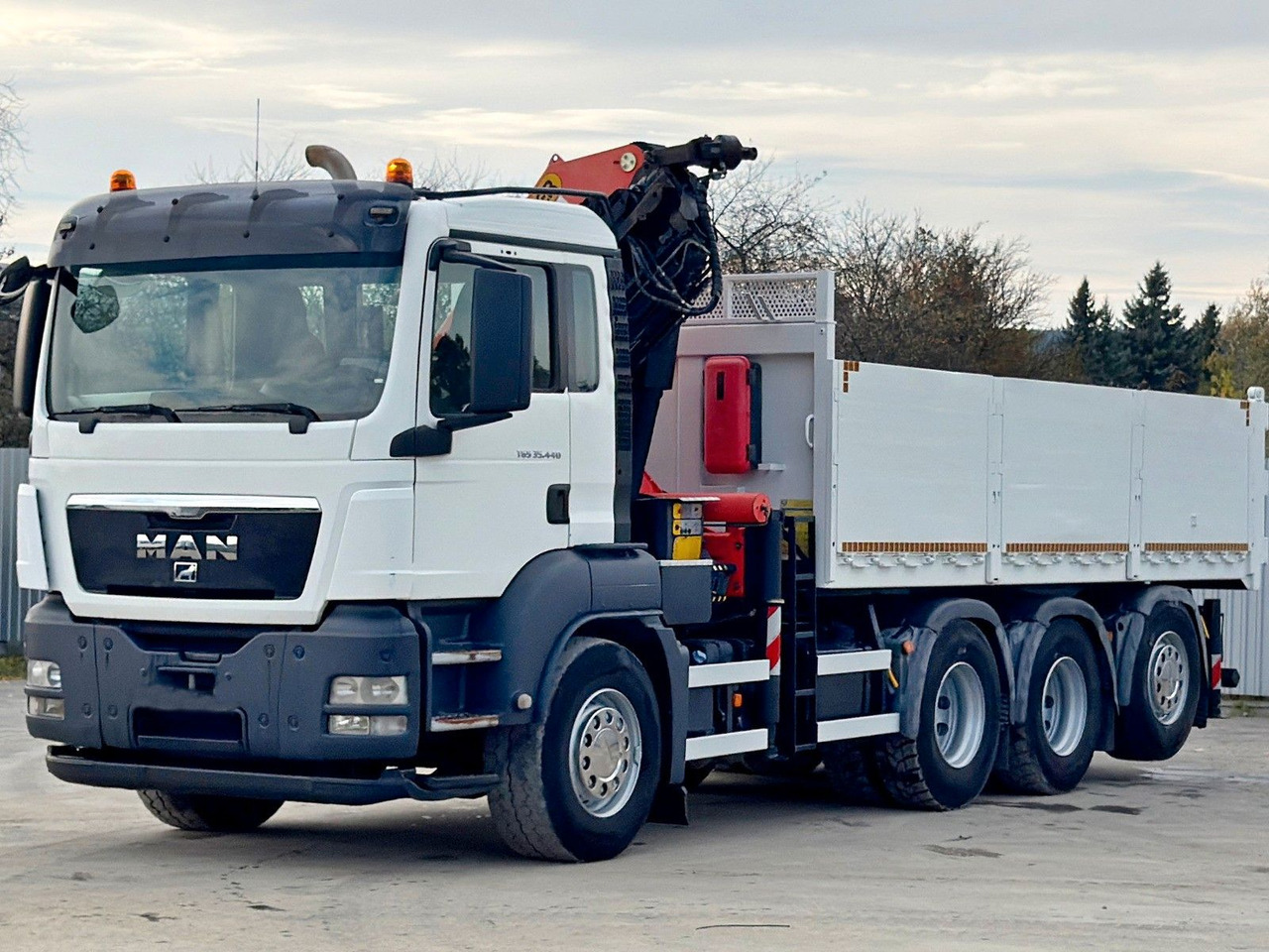 MAN TGS 35.440 * PALFINGER PK 33002 EH +FUNK / 8x4 - Sunkvežimis su kranu: foto 4 MAN TGS 35.440 * PALFINGER PK 33002 EH +FUNK / 8x4 - Sunkvežimis su kranu: foto 4