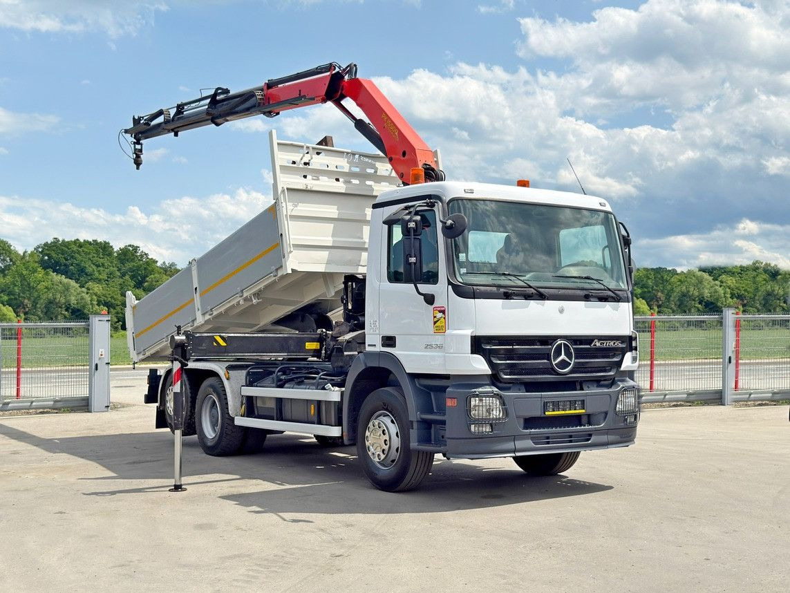 Mercedes-Benz ACTROS 2536* KIPPER 5,30m * PK 15500 + FUNK* TOP - Savivartis sunkvežimis, Sunkvežimis su kranu: foto 2 Mercedes-Benz ACTROS 2536* KIPPER 5,30m * PK 15500 + FUNK* TOP - Savivartis sunkvežimis, Sunkvežimis su kranu: foto 2