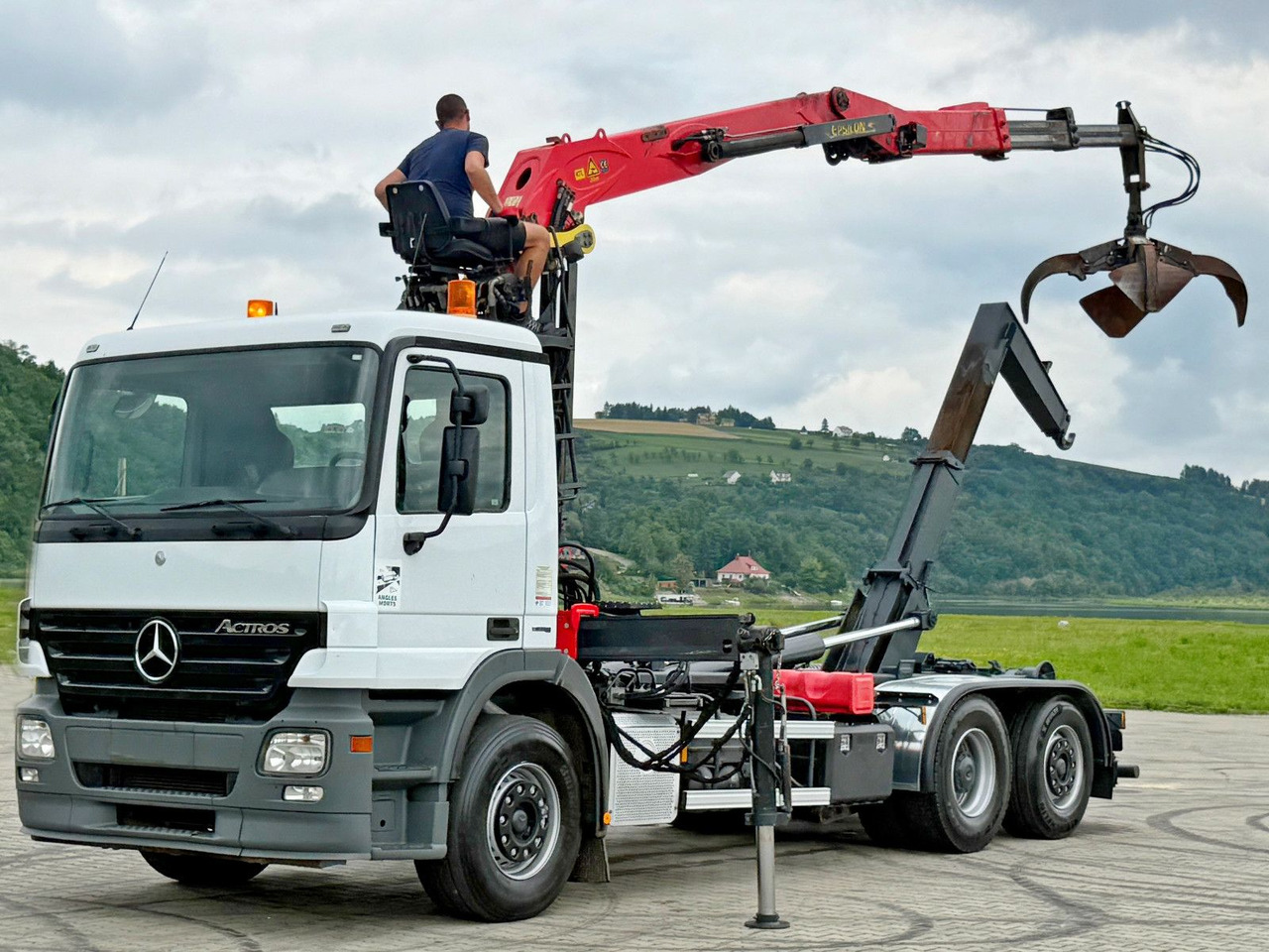 Mercedes-Benz ACTROS 2541 * ABROLLKIPPER * EPSILON E140Z81*TOP - Hook-lift sunkvežimis, Sunkvežimis su kranu: foto 2 Mercedes-Benz ACTROS 2541 * ABROLLKIPPER * EPSILON E140Z81*TOP - Hook-lift sunkvežimis, Sunkvežimis su kranu: foto 2