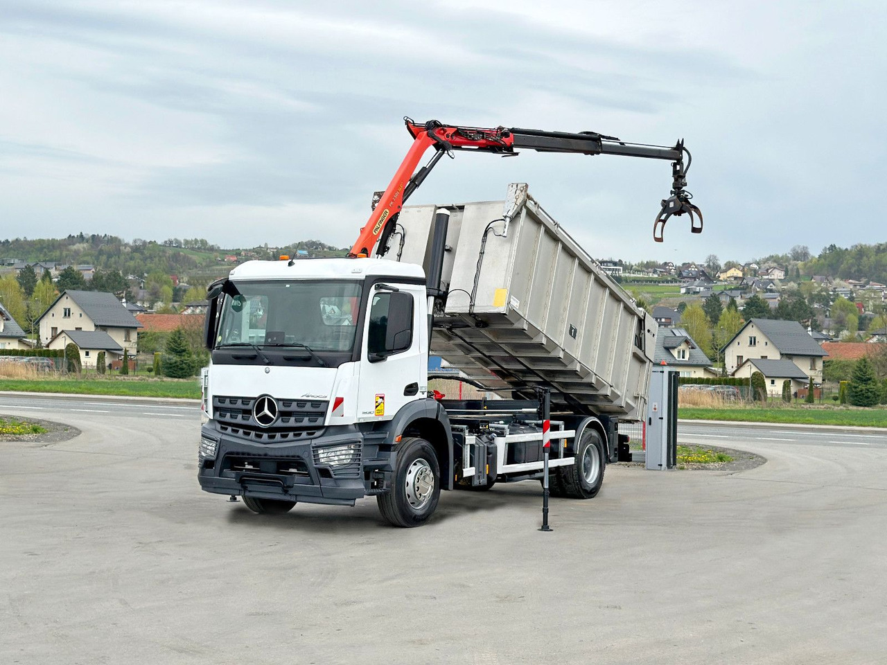 Mercedes-Benz AROCS 1830* KIPPER 5,00m * PK 7.501 SLD A + FUNK - Sunkvežimis su kranu: foto 2 Mercedes-Benz AROCS 1830* KIPPER 5,00m * PK 7.501 SLD A + FUNK - Sunkvežimis su kranu: foto 2