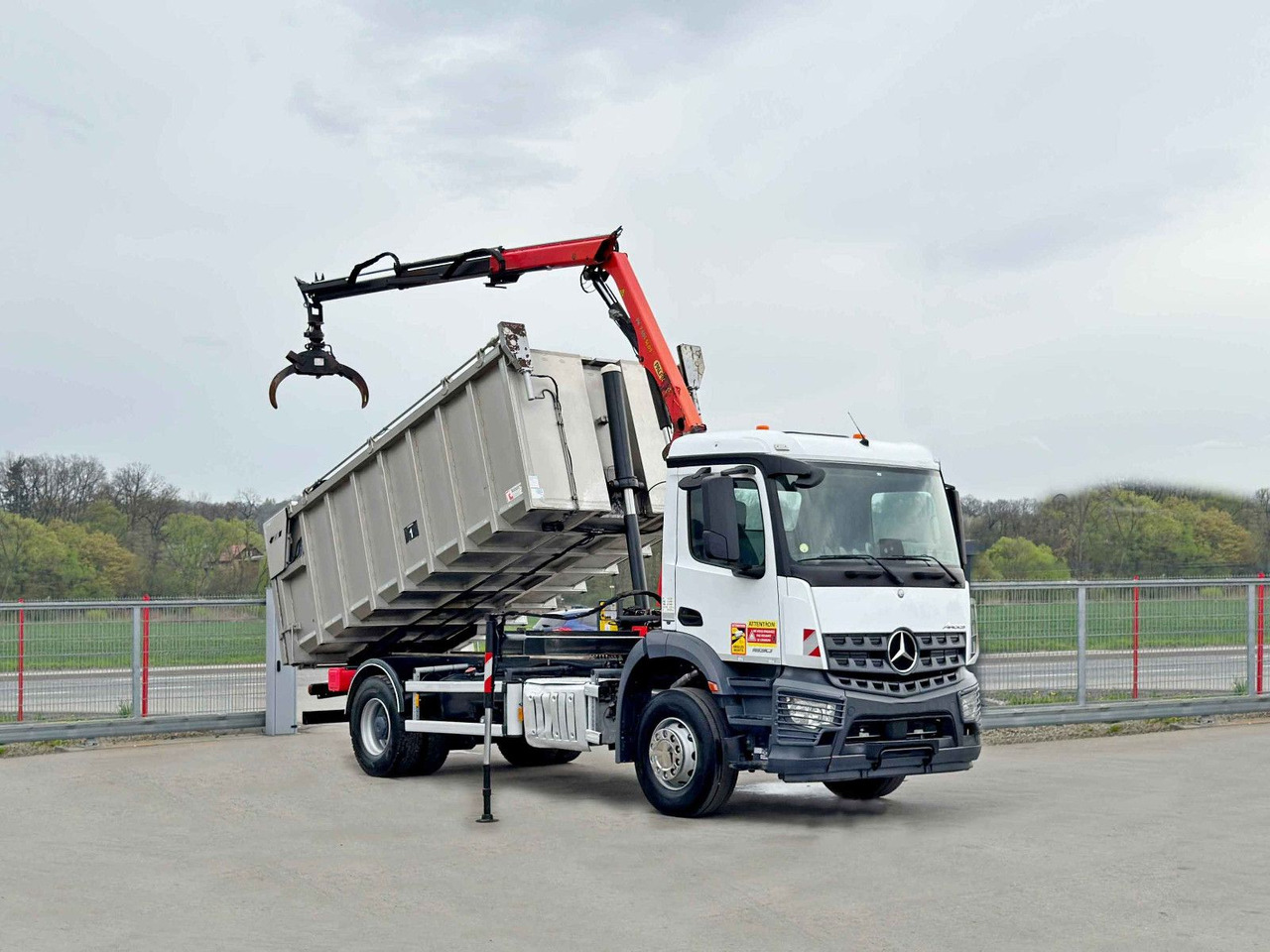 Mercedes-Benz AROCS 1830* KIPPER 5,00m * PK 7.501 SLD A + FUNK - Savivartis sunkvežimis, Sunkvežimis su kranu: foto 2 Mercedes-Benz AROCS 1830* KIPPER 5,00m * PK 7.501 SLD A + FUNK - Savivartis sunkvežimis, Sunkvežimis su kranu: foto 2