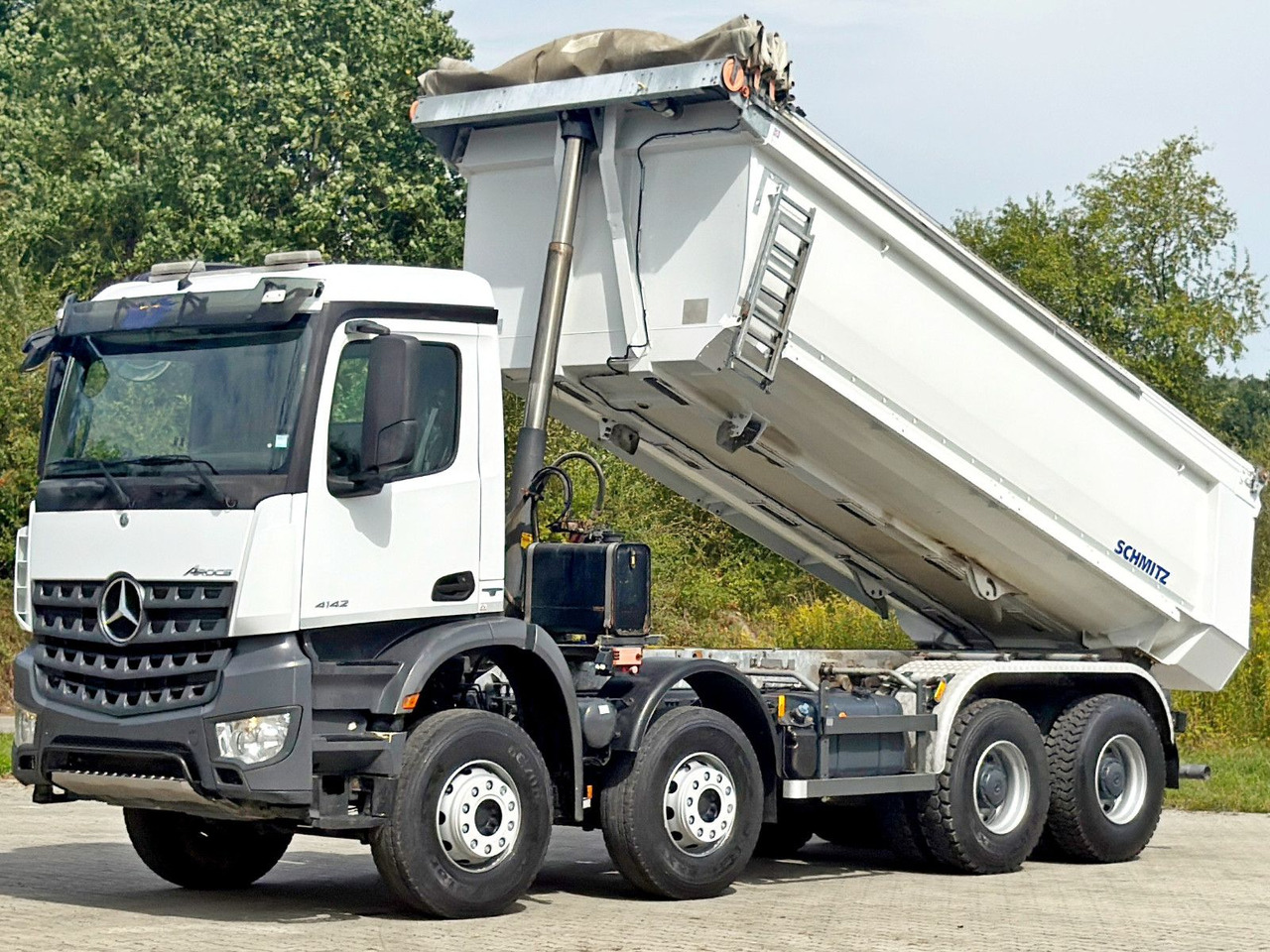 Mercedes-Benz AROCS 4142* KIPPER / 8x4 * TOPZUSTAND - Savivartis sunkvežimis: foto 4 Mercedes-Benz AROCS 4142* KIPPER / 8x4 * TOPZUSTAND - Savivartis sunkvežimis: foto 4