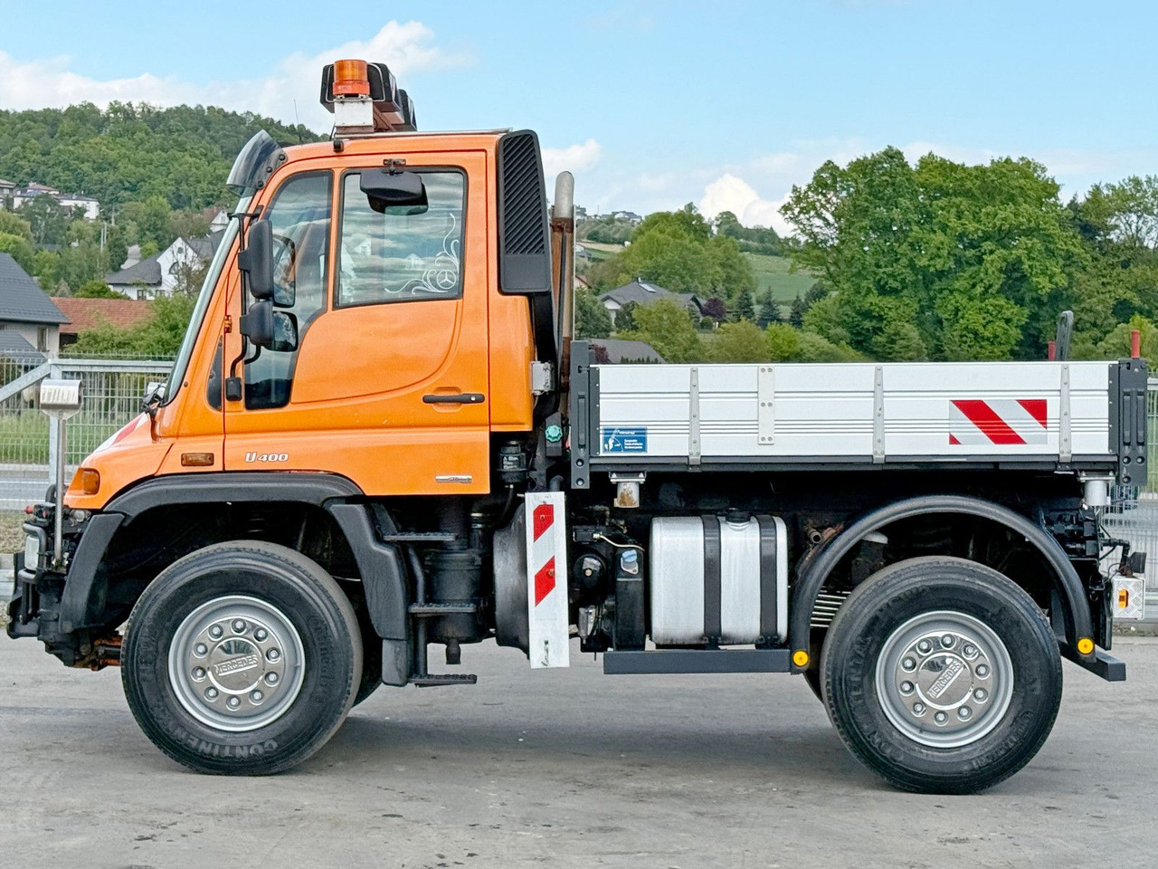 Mercedes-Benz UNIMOG 400 * KIPPER 2,40 * 4x4 * TOPZUSTAND - Savivartis sunkvežimis: foto 4 Mercedes-Benz UNIMOG 400 * KIPPER 2,40 * 4x4 * TOPZUSTAND - Savivartis sunkvežimis: foto 4