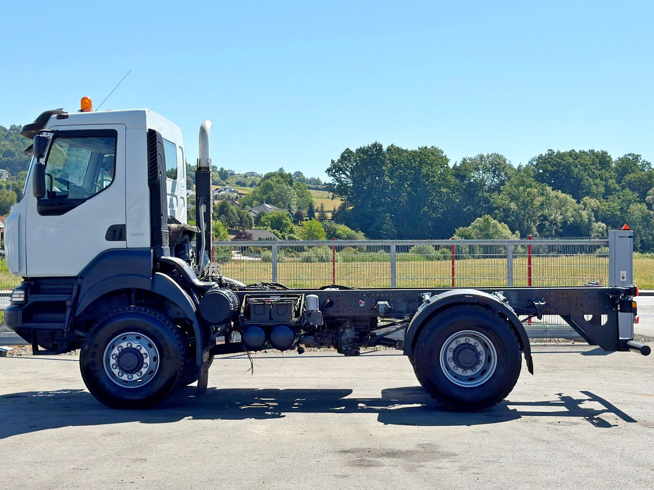 Renault KERAX 370 * FAHRGESTELL 4,55 m / 4x4*TOPZUSTAND - Važiuoklės sunkvežimis: foto 3 Renault KERAX 370 * FAHRGESTELL 4,55 m / 4x4*TOPZUSTAND - Važiuoklės sunkvežimis: foto 3