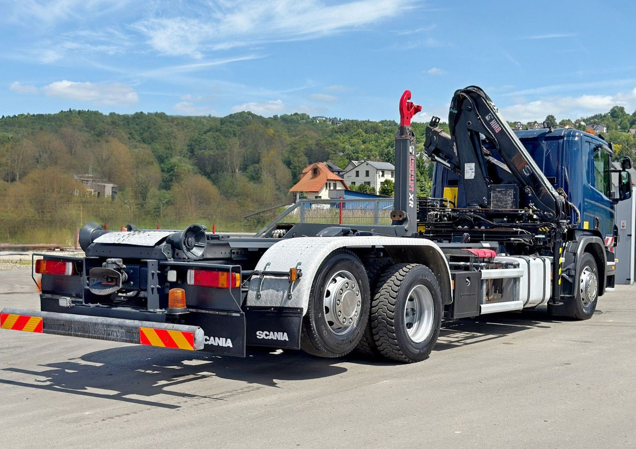 Hook-lift sunkvežimis, Sunkvežimis su kranu Scania P 360 * ABROLLKIPPER * HIAB 111 BS -2 HIDUO/FUNK: foto 6